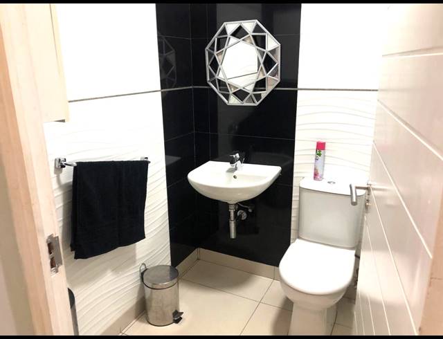 2 BEDROOM APARTMENT FOR SALE IN UMHLANGA RIDGE